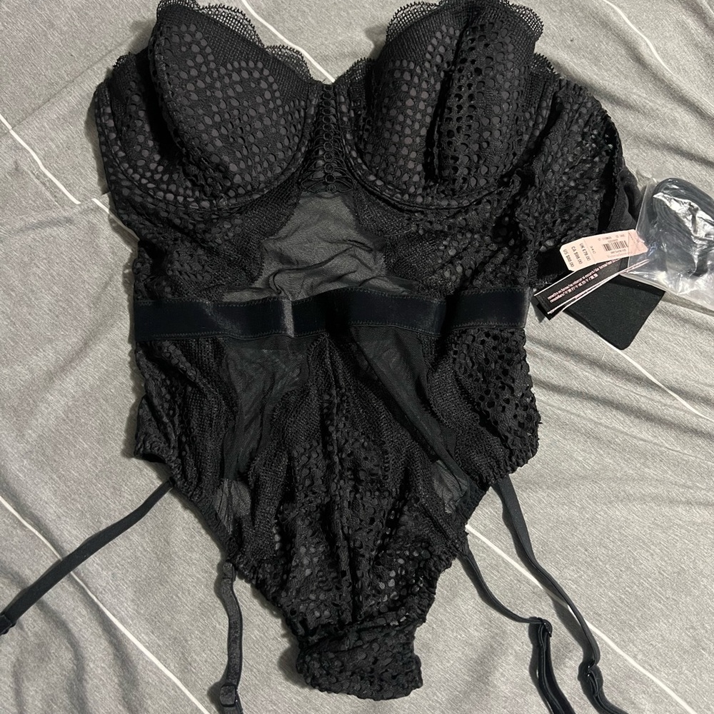 Victoria’s Secret black lingerie, size 34C